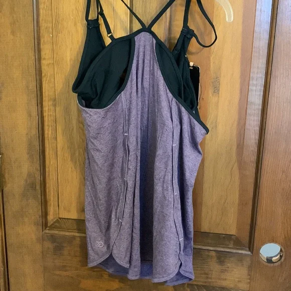 NWT Carrie Underwood workout tank - Picture 3 of 4